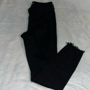 black womens rockstar super skinny old navy jeans with holes in the knees size 6